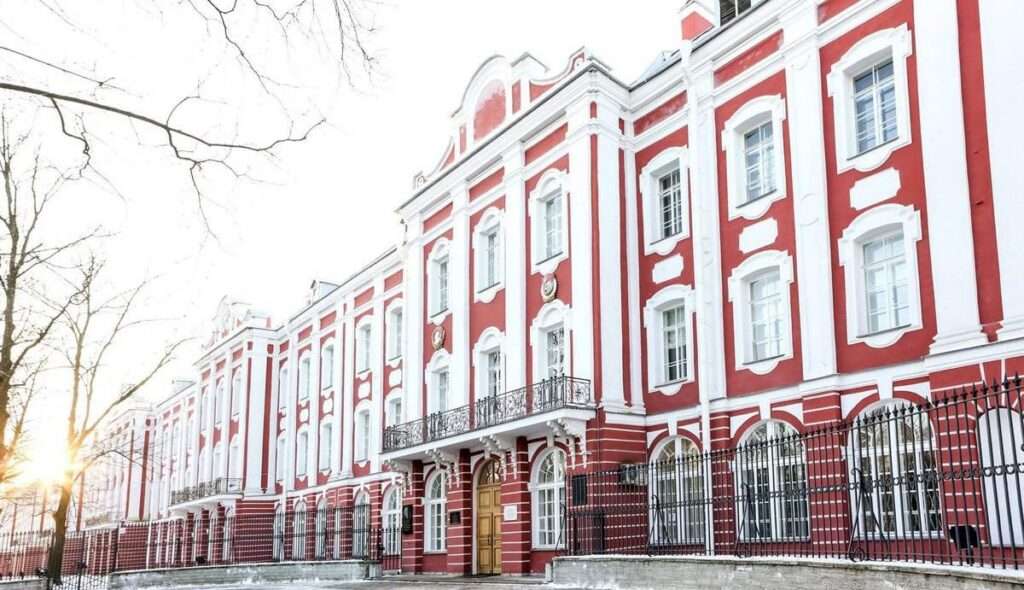 Санкт-Петербуржский-университет-1